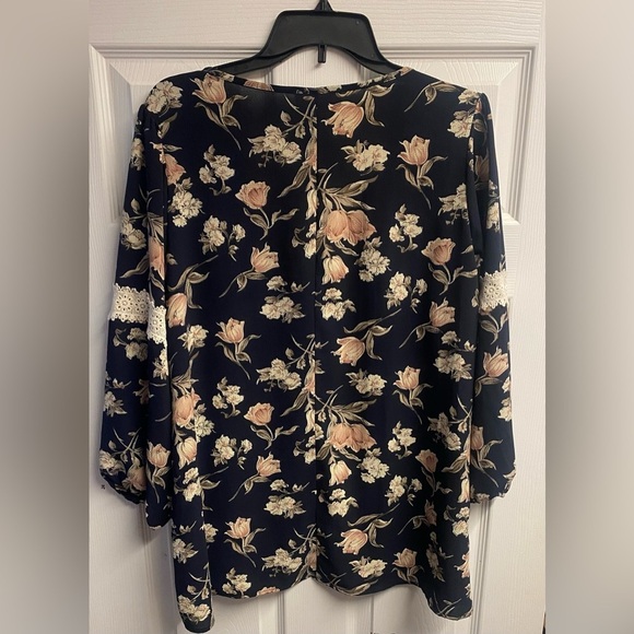 Janette Plus USA Boho Floral Top Size XL - Picture 3 of 3